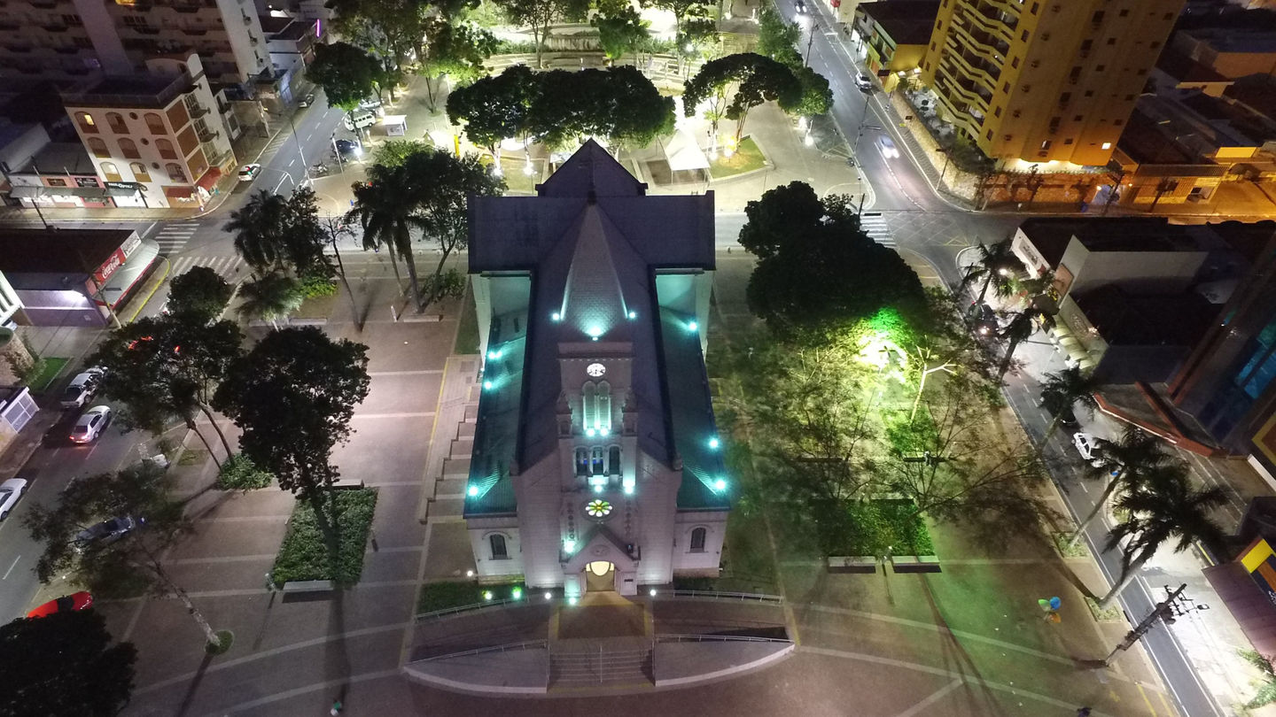 Drone Sobrevoando Igreja Drone Sobrevoando Igreja
